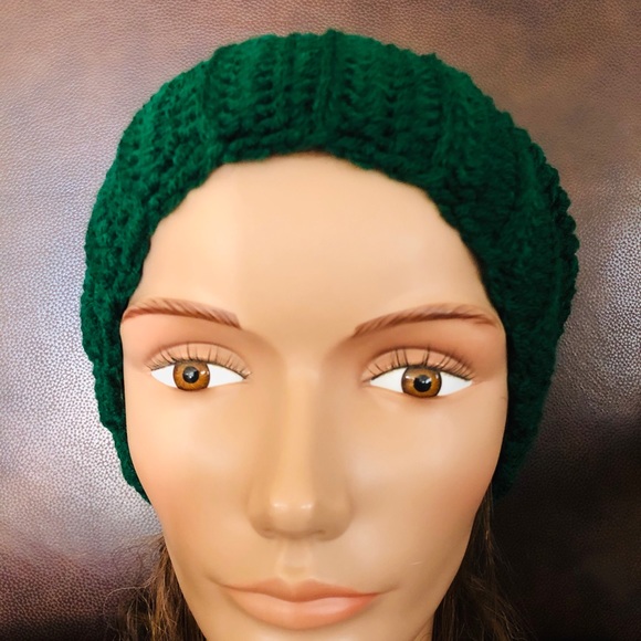 Green slouchy winter hat New hand crochet by me - Picture 2 of 5
